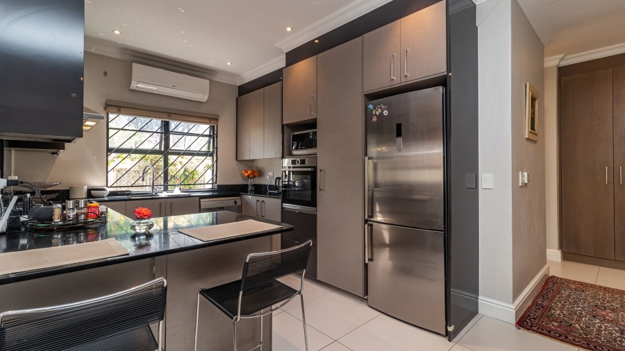 To Let 3 Bedroom Property for Rent in Claremont Upper Western Cape